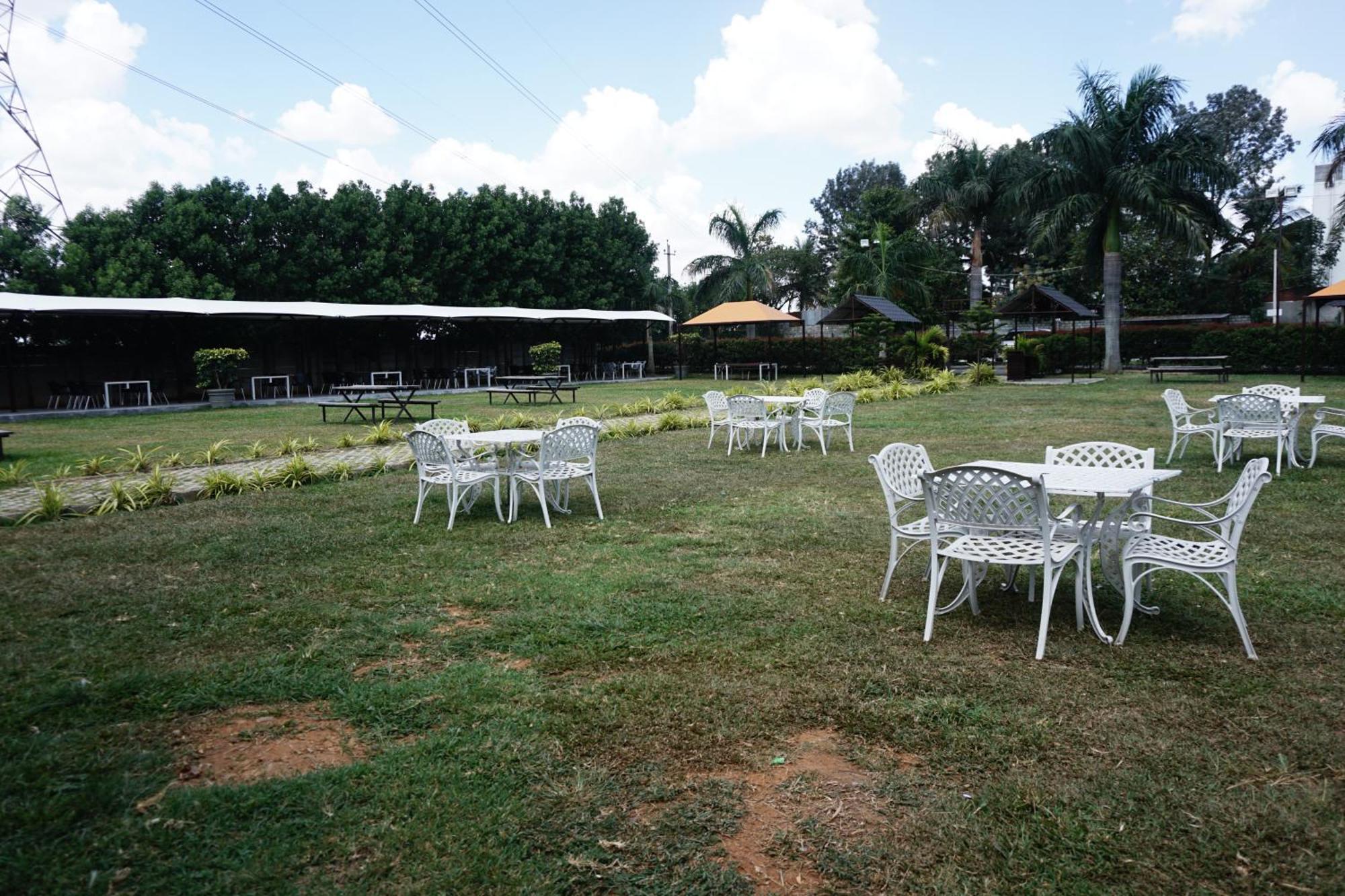 Vistar Resort & Hotels Kammasandra Exterior photo
