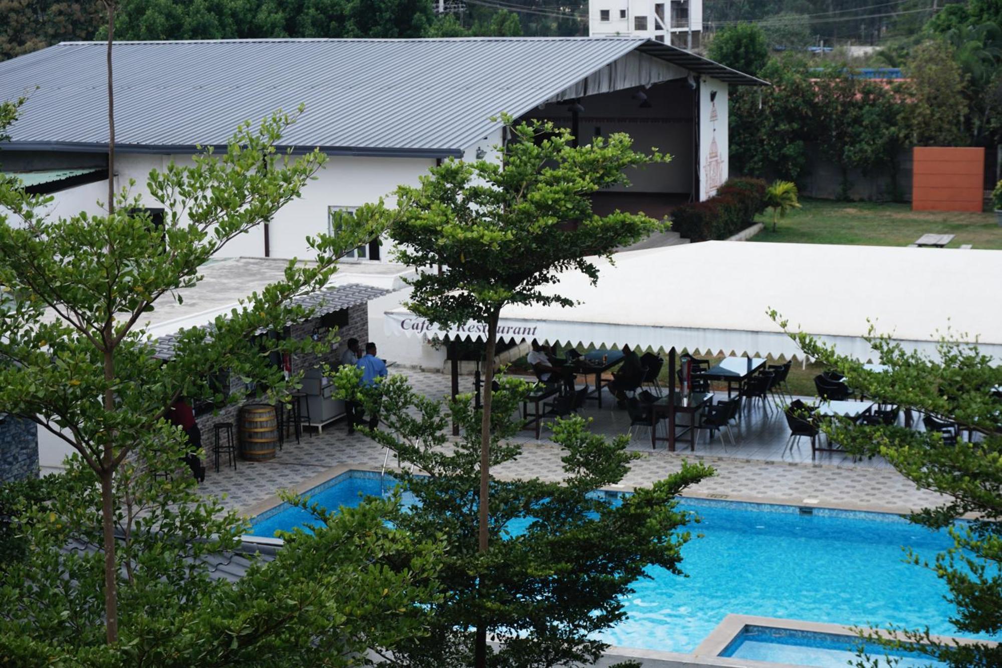 Vistar Resort & Hotels Kammasandra Exterior photo