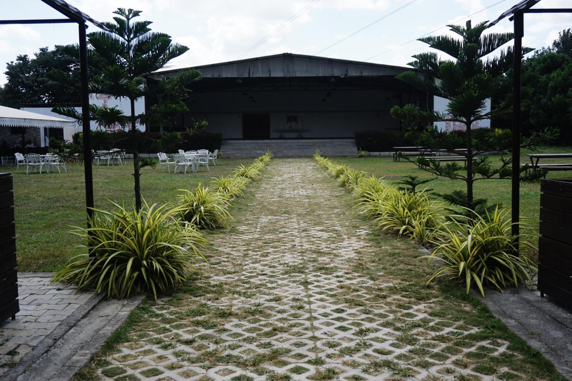 Vistar Resort & Hotels Kammasandra Exterior photo