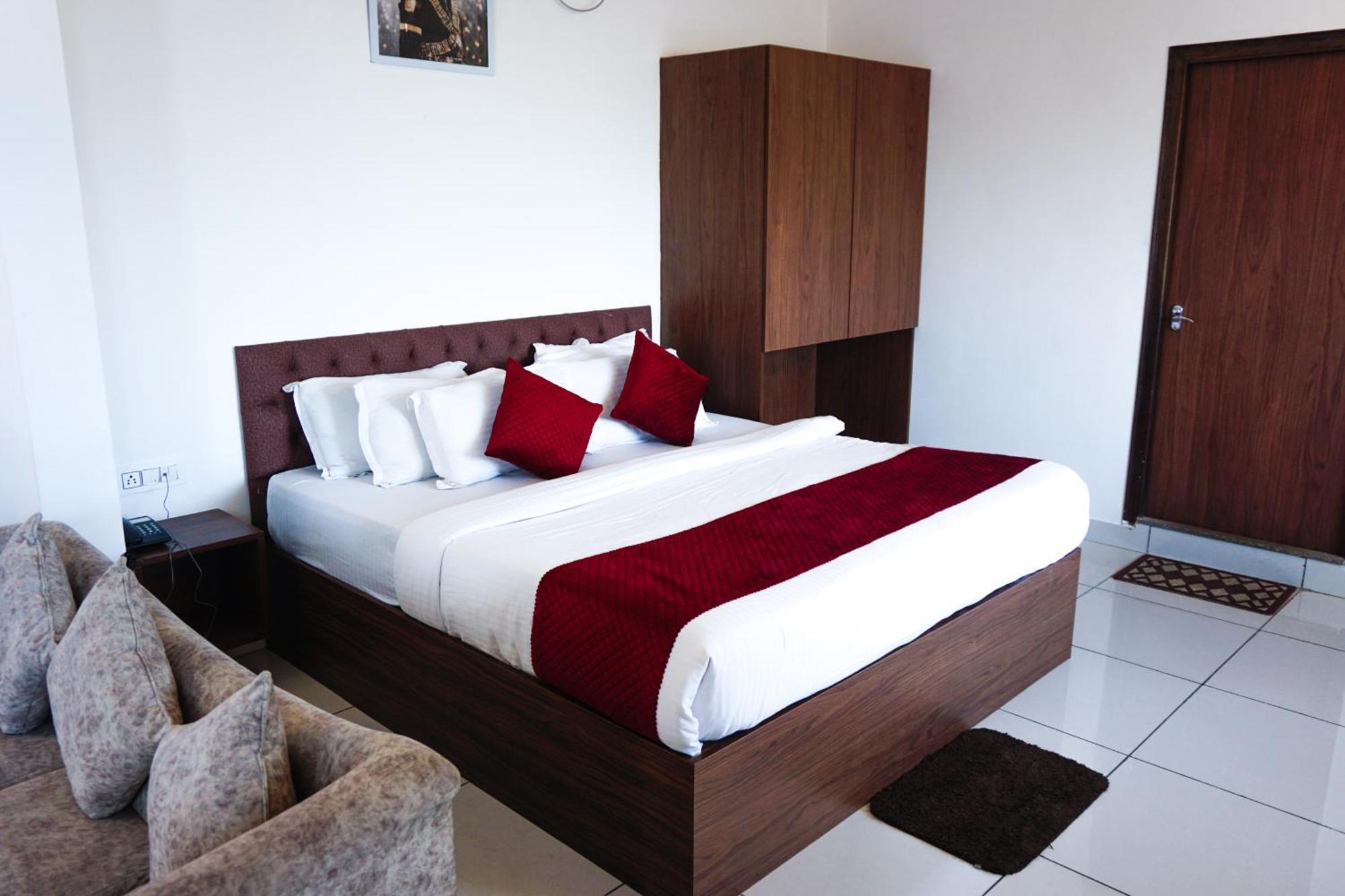 Vistar Resort & Hotels Kammasandra Exterior photo
